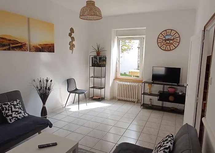 Mael-Carhaix Location Maison 4 Chambres